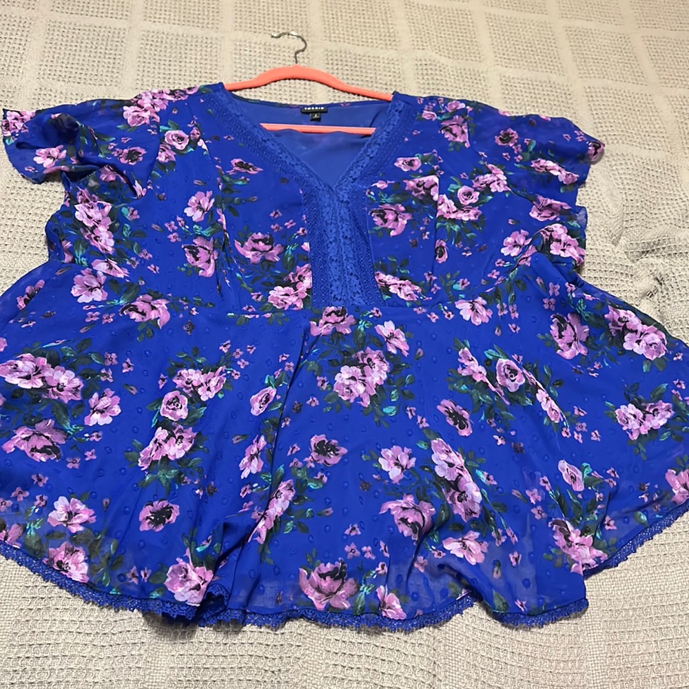 Torrid Blue Floral Top 4x-DONATED